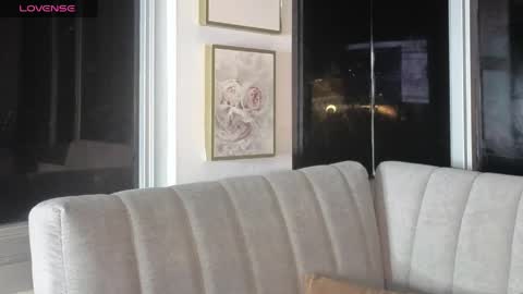 Snapshot of ivanna_west chatting on 04.17.26 Ivanna West online show from 04.17.26