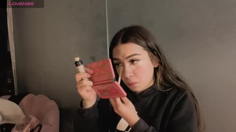 Snapshot of ivanna_west chatting on 05.19.26 Ivanna West online show from 05.19.26