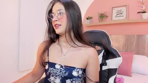 Snapshot of ivette_swan chatting on 04.20.26 I V E T T E online show from 04.20.26