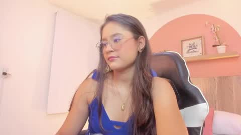 Snapshot of ivette_swan chatting on 05.30.26 I V E T T E online show from 05.30.26