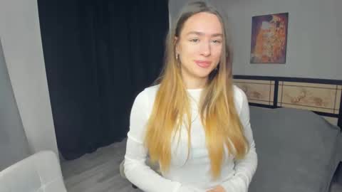 Snapshot of iveyhaw chatting on 11.17.25 Violet online show from 11.17.25