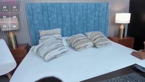 Valeria Sanders online show from 11.19.25