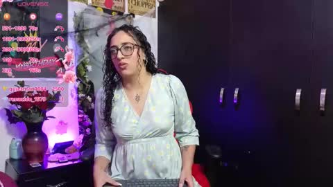 Snapshot of ivonemoon chatting on 10.18.25 ivonemoon online show from 10.18.25