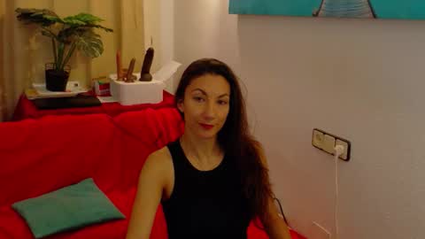 Snapshot of ivonne_hilton chatting on 05.26.26 Ivonne online show from 05.26.26