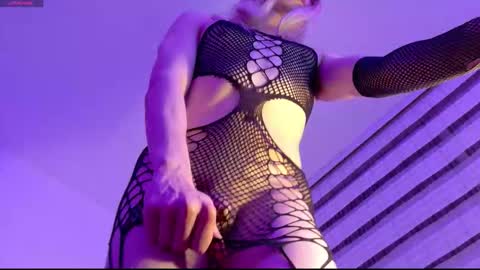 Ivonny online show from 11.20.25