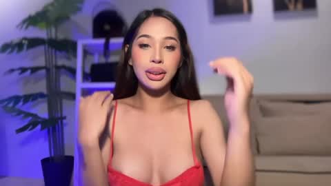 Snapshot of ivorycollins chatting on 04.25.26 kirstenelsie online show from 04.25.26