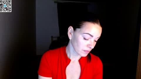 Snapshot of ivorymuse chatting on 04.28.26 Lana online show from 04.28.26