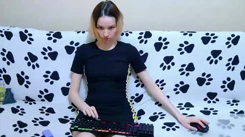 Snapshot of ivy__lester chatting on 05.02.26 Ivy and Lester online show from 05.02.26