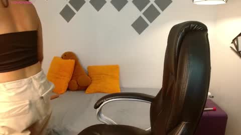 Snapshot of ivy_gail chatting on 12.10.24 IVY online show from 12.10.24