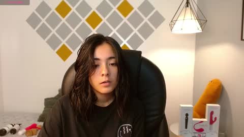 Snapshot of ivy_gail chatting on 01.10.25 IVY online show from 01.10.25