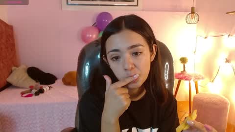 Snapshot of ivy_gail chatting on 01.29.25 IVY online show from 01.29.25