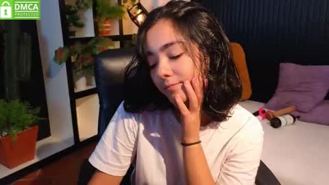 Snapshot of ivy_gail chatting on 11.18.25 IVY online show from 11.18.25