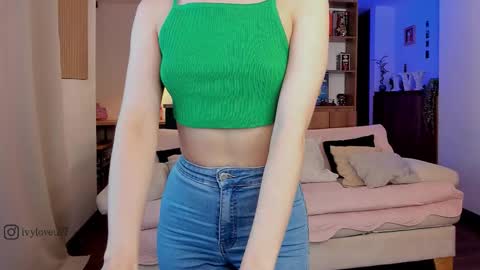 Snapshot of ivy_love33 chatting on 09.23.25 Ivy online show from 09.23.25