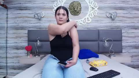 Snapshot of ivy_lux33 chatting on 06.02.26 online show from 06.02.26
