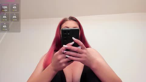 Snapshot of ivy_s chatting on 09.23.25 Ivy online show from 09.23.25