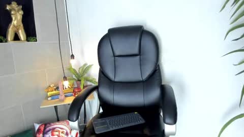 Snapshot of ivy_star1 chatting on 12.27.24 Ivy online show from 12.27.24