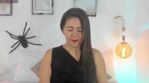 Snapshot of ivyblackk chatting on 10.22.25 Ivy online show from 10.22.25