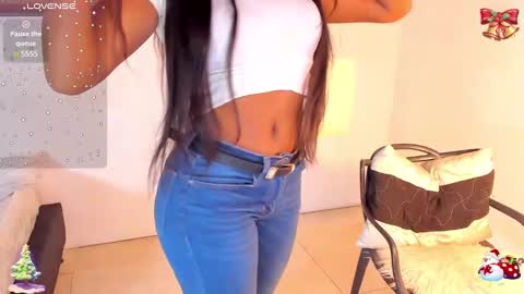 i v y  b l i s s online show from 12.17.24