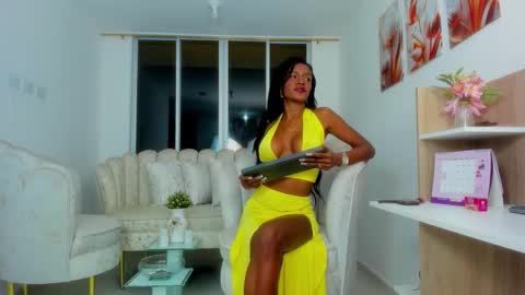 Adriana Independent Model online show from 10.18.25