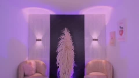 Snapshot of ivyjonesx chatting on 12.21.25 Ivy online show from 12.21.25