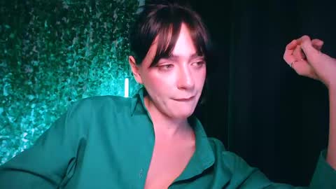 Snapshot of ivyjonson chatting on 02.15.25 Miss Ivy online show from 02.15.25