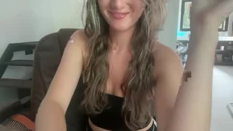 Snapshot of ivysagex chatting on 10.09.25 ivysagex online show from 10.09.25