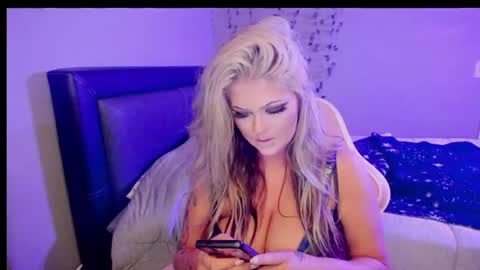 Snapshot of iwantsumbody chatting on 07.11.26 Ashley3 online show from 07.11.26