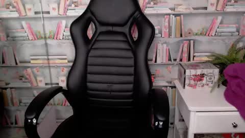 Maxim online show from 02.27.25