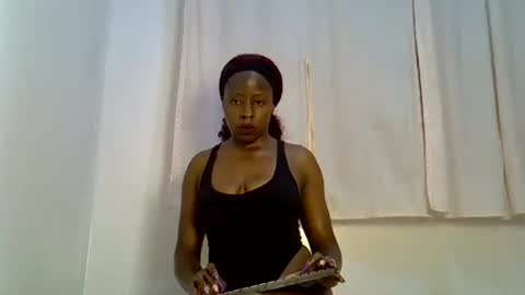 Snapshot of iynika chatting on 07.23.26 iynika online show from 07.23.26