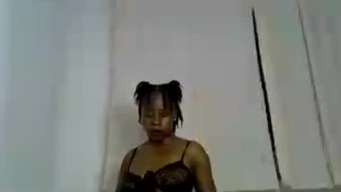 Snapshot of iynika chatting on 07.25.26 iynika online show from 07.25.26