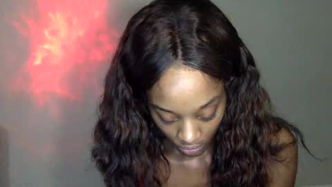 Snapshot of iysisfv chatting on 11.18.25 iysisfv online show from 11.18.25