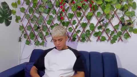 izaack online show from 12.26.24