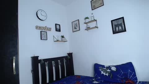 izaack online show from 02.28.25