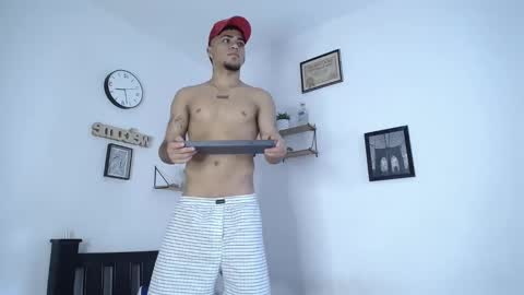 izaack online show from 03.11.25