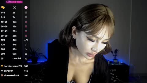 Iza Lim online show from 02.08.25