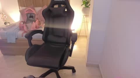 Iza online show from 02.15.25