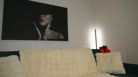 izy bellee online show from 02.19.26