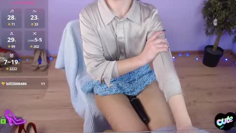 Queen of nylon  Victoria online show from 02.19.25