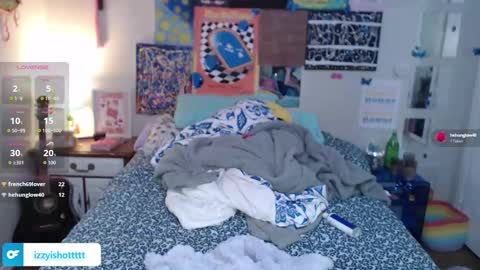 izzyishottttt online show from 12.17.25