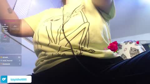 Snapshot of izzyishottttt chatting on 02.10.26 izzyishottttt online show from 02.10.26