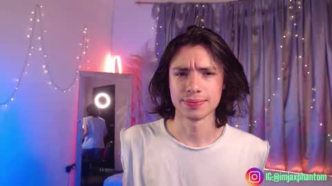 Snapshot of j_a_x_x_x_o_n chatting on 10.25.25 Hey im Jaxxxon check my info     online show from 10.25.25