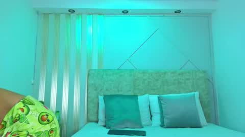 j_belle_ online show from 03.14.26