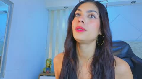 j_belle_ online show from 04.03.26