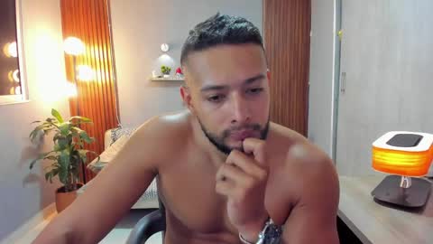 Calix  Independient model Insta and twt Calixsnake online show from 04.19.26