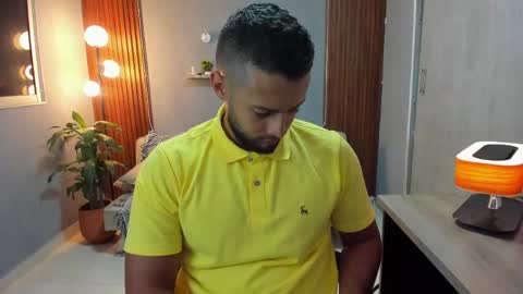 Snapshot of j_calix chatting on 04.19.26 Calix Independient model Insta and twt Calixsnake online show from 04.19.26