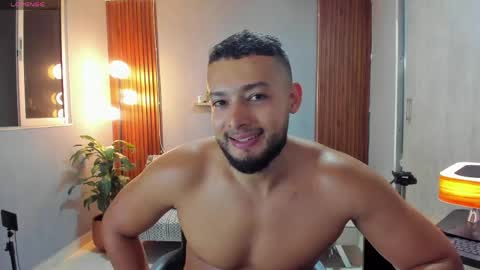 Snapshot of j_calix chatting on 05.05.26 Calix Independient model Insta and twt Calixsnake online show from 05.05.26