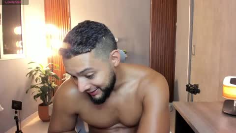 Snapshot of j_calix chatting on 05.27.26 Calix Independient model Insta and twt Calixsnake online show from 05.27.26