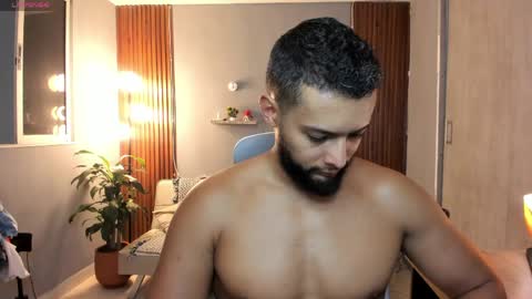 Snapshot of j_calix chatting on 05.31.26 Calix Independient model Insta and twt Calixsnake online show from 05.31.26