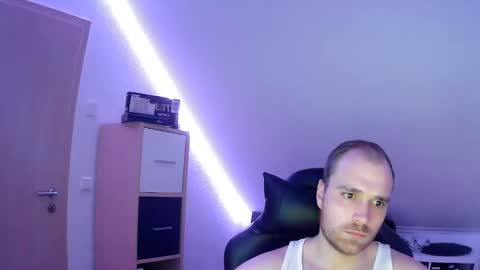 here4y online show from 01.05.25