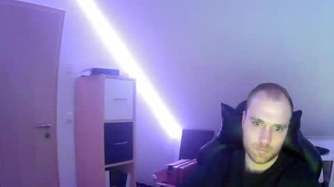 here4y online show from 02.06.25